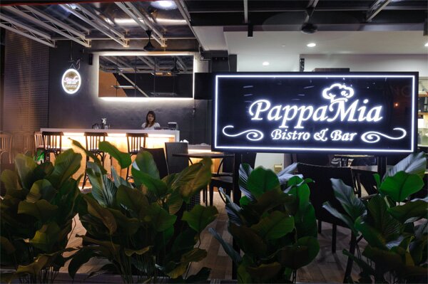 Dining in Singapore